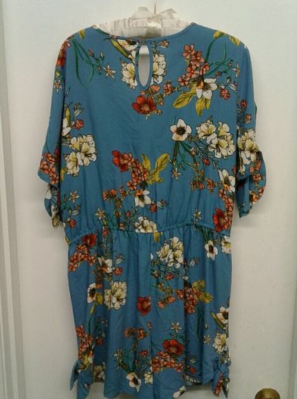 FLORAL ROMPER - Picture 2 of 4